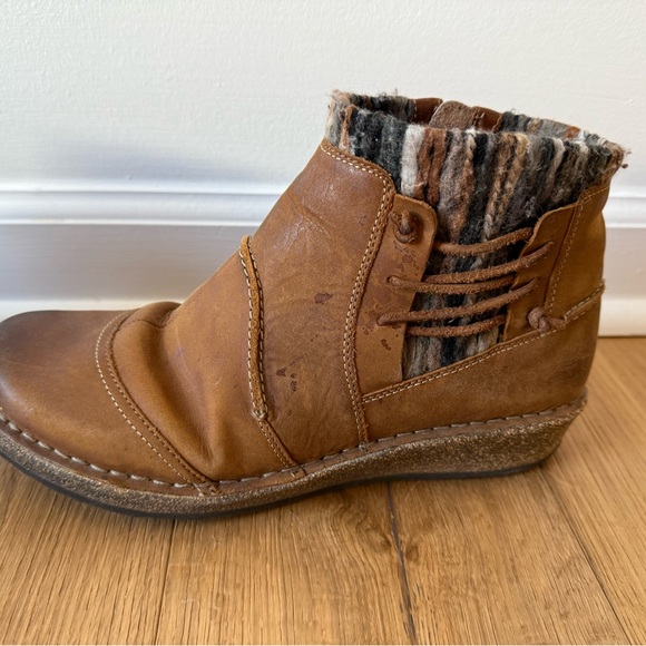 Aetrex Wedge Booties size 9-9.5 - Picture 4 of 7